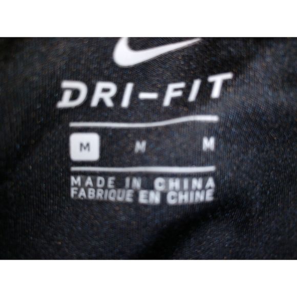 Unisex. Nike. Dry fit. Short sleeve. T-shirt. Medium. Black. Graphic logo. - Picture 2 of 3